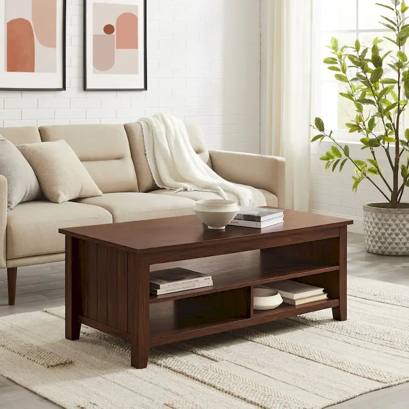 Table basse à panneaux rainurés avec étagère inférieure